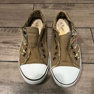LA Gear Sneakers
